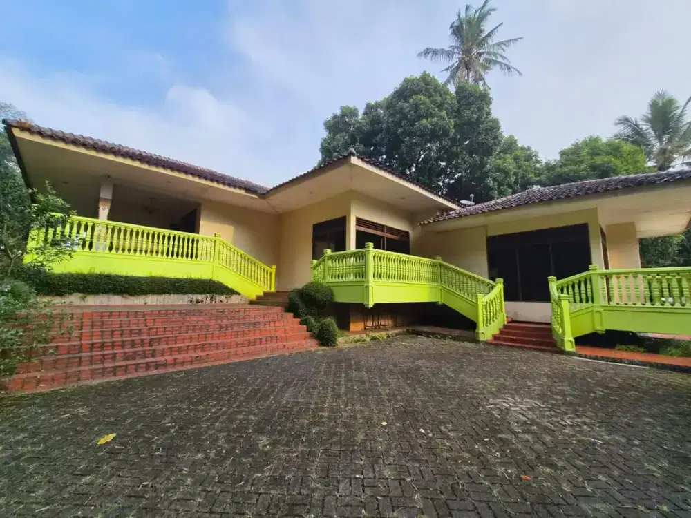 dijual villa cepat murah cisarua bogor strategis shm