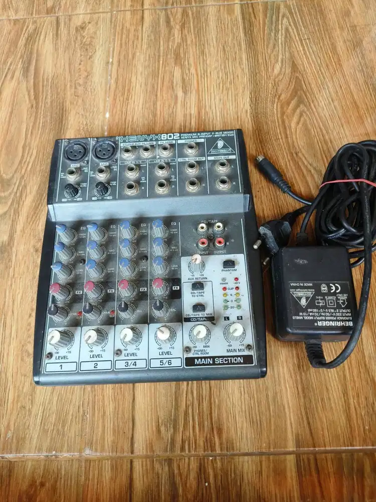 Mixer behringer xenyx 802 second original (belum ada efeknya)
