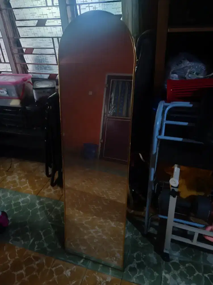 Kaca / cermin berdiri Standing mirror
