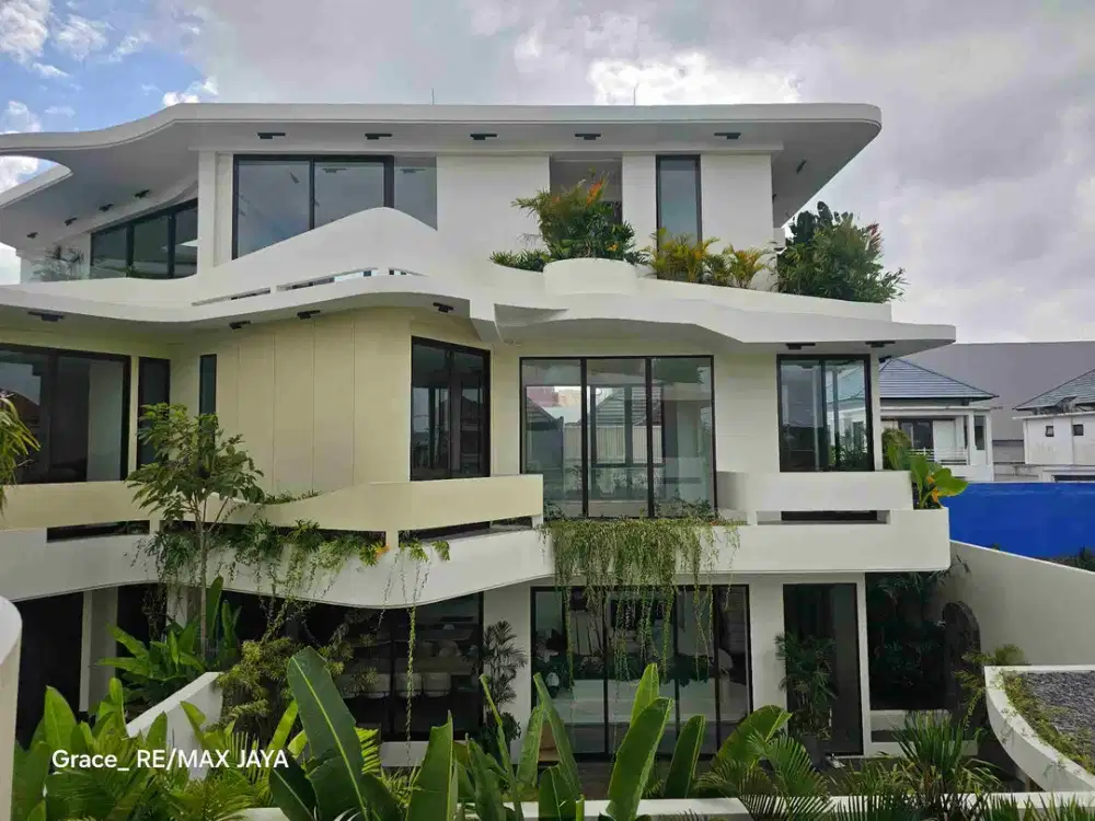 Premium Living by Hollywings di Area Seminyak Kuta