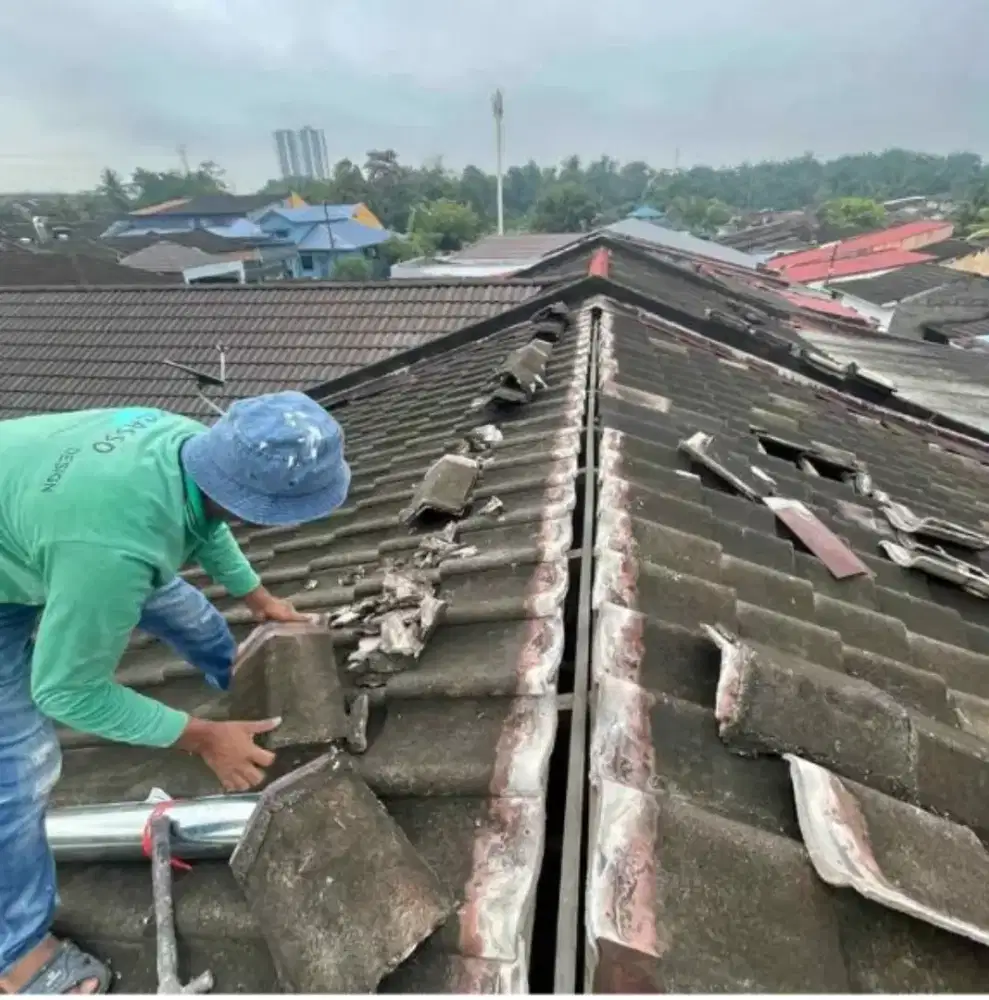 Kontruksi perbaikan atap bocor,bongkar pasang atap baja ringan dll