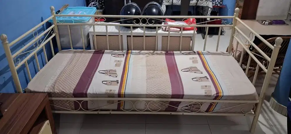 Kasur set dipan ikea preloved likenew