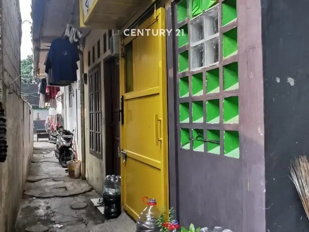 Rumah 3 Lantai Minimalis Lokasi Strategis Di Kedoya Jakarta Barat