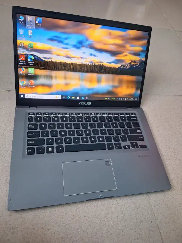 Bismillah di jual laptop asus vivobook slim core i3 siap pakai