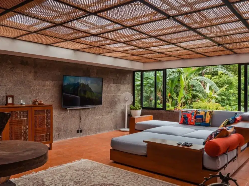 Exclusive Freehold Villa dengan Taman Tropis Luas dan Private Gym di Kawasan Elite Tegal Cupek