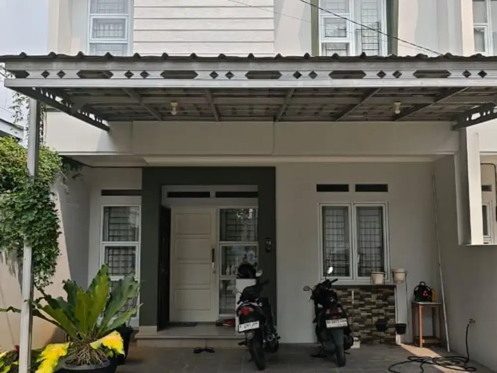 Disewakan Rumah dalam Cluster di Cipinang Besar Utara Fully Furnish Depan Taman