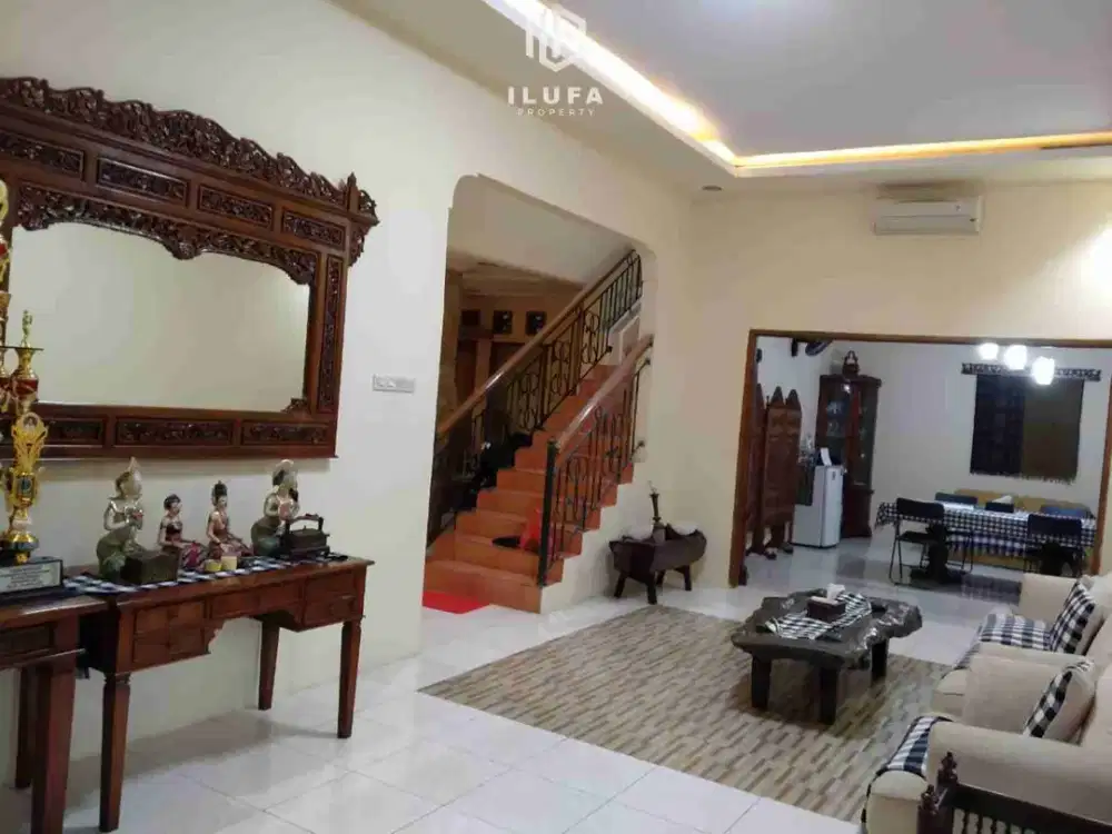 dijual rumah 3br  posisi hook hadap utara lokasi tanjung barat jaksel