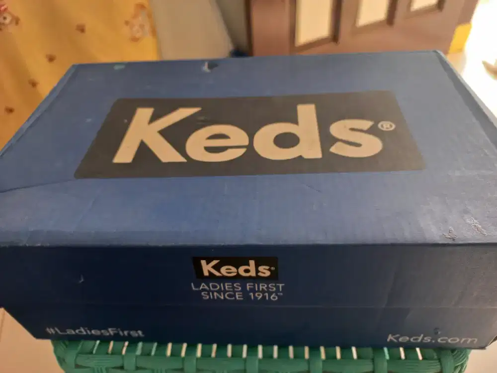 Sepatu keds Baru