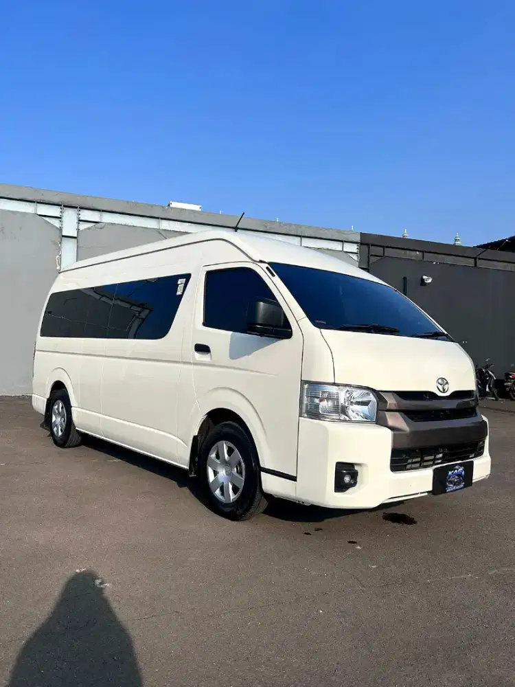 Toyota Hiace Commuter M/T 2024 Km 5rb asli