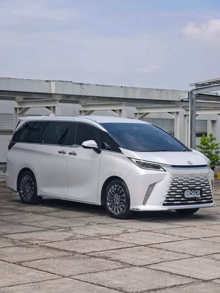KM 12RB FULL RECORD! LEXUS LM350H HYBRID 7SEATER 2025 LM 350