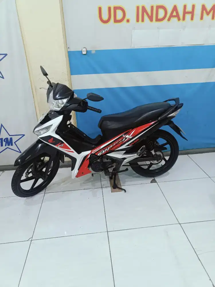 L Surabaya Honda SUPRA X PGM FI CW 125 2015 TIDAK BISA KREDIT