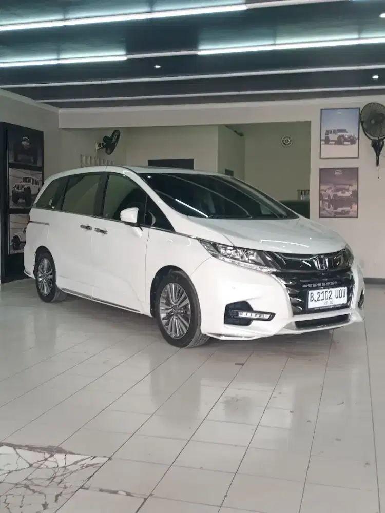 Bakar Honda odyssey e prestige 2.4 CVT 2020 KM 62ribu TaxPanjang