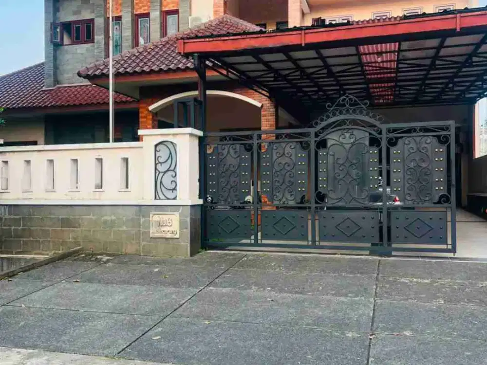 Dijual Rumah Cantik Fully Furnished  Dengan Kolam Renang Di Tengah Kota Bogor Di Jalan Bincarung Tanah Sareal