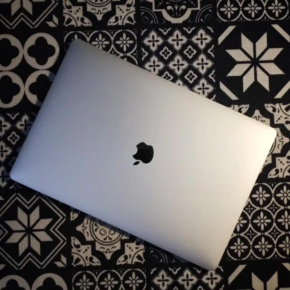 Macbook Pro 2017 Core i7 15 inch 16/512GB