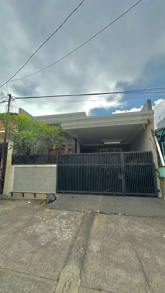 Dijual Rumah Strategis Siap Huni di Buah Batu Bandung