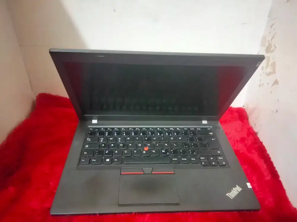 Thinkpad T460 slim /core i5 GEN6/RAM 8 SSD 256gb/14in