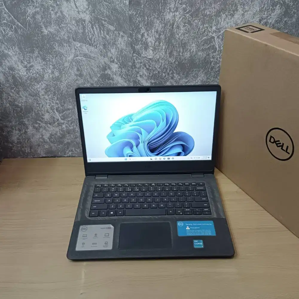 Laptop DELL VOSTRO 14 3000