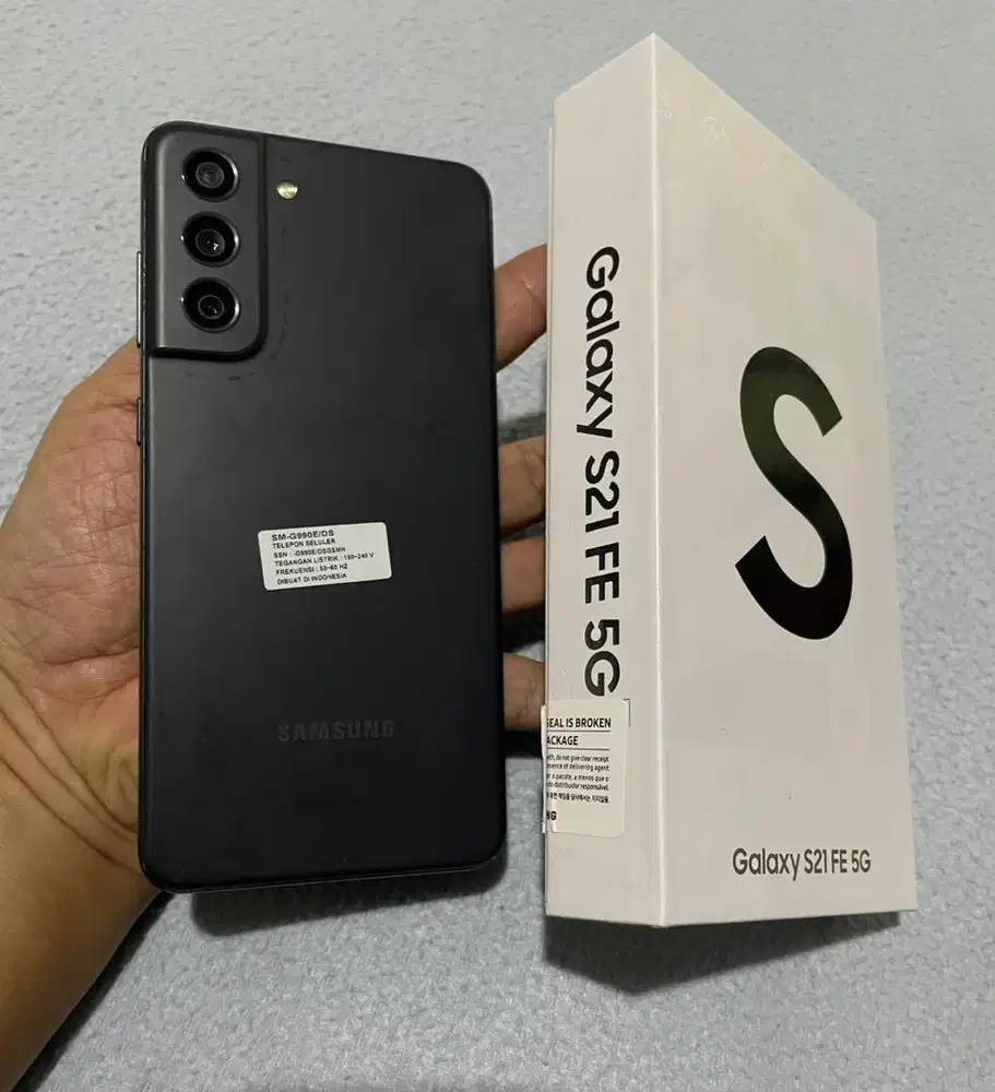 Samsung Galaxy S21 FE 5G 8/256GB Warna Graphite