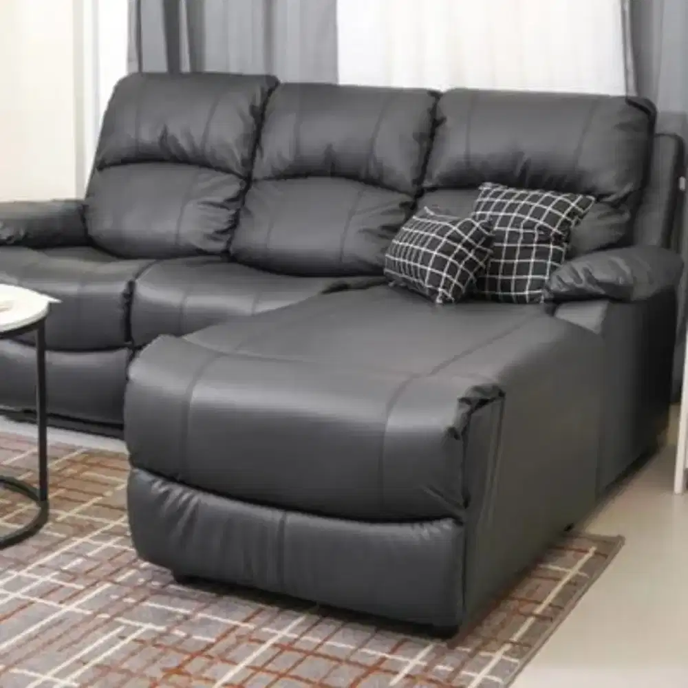 LIVERTON SOFA SECTIONAL