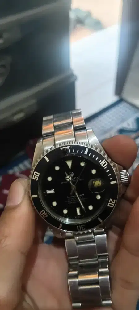 Jam tangan ROLEX Submariner Date