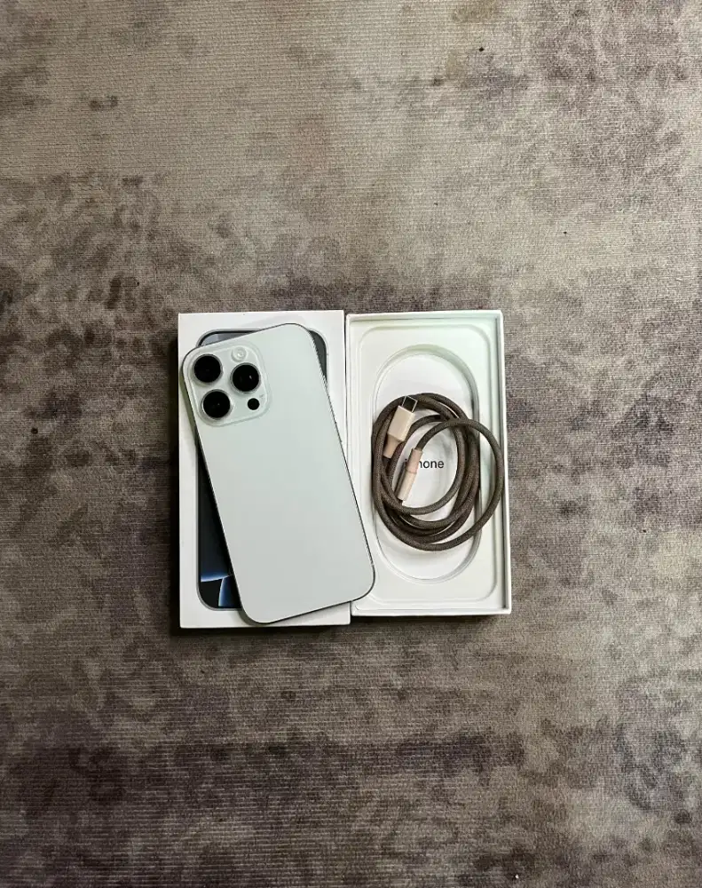 iPhone 16 Pro 128GB Warna White Titanium