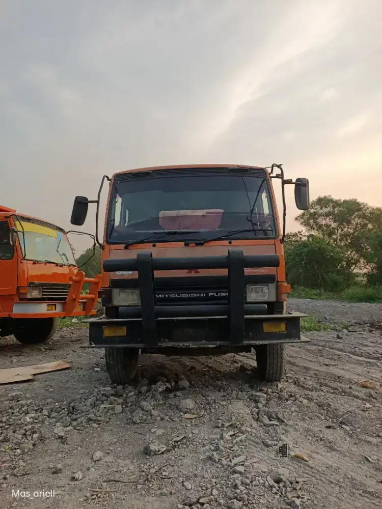 dijual fuso 6x4 tronton asli 2012