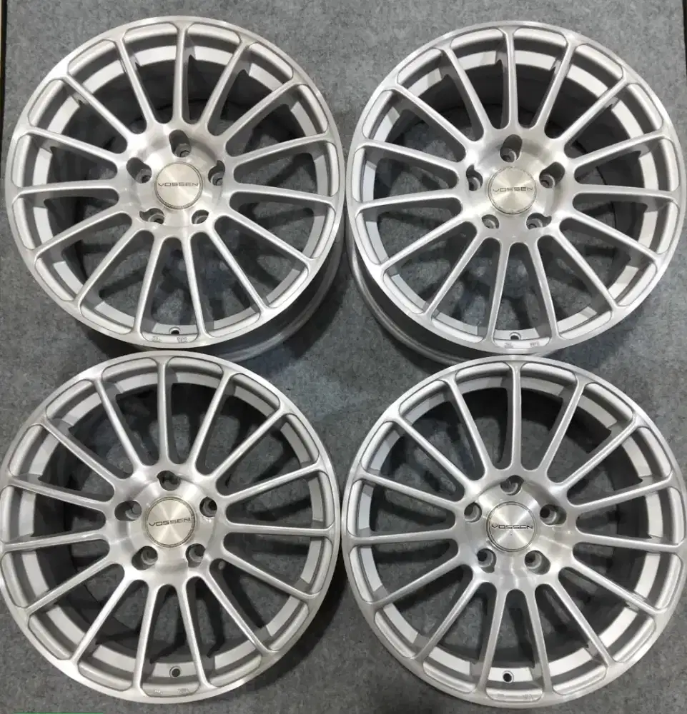 FS VELG RACING P JARI DOP VOSSEN R17 + BAN 215/45/17 + BAN 225/45/17
