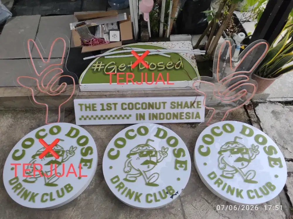 Neon Box Bekas Jualan Minuman (ada tanda X merah sudah terjual)