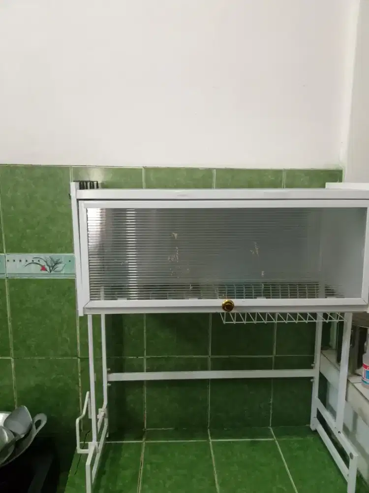 Rak piring wastafel