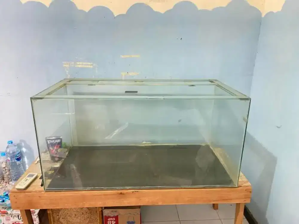 Dicari aquarium bekas sekitar : 100x30cm (pxl) atau ukuran sedang