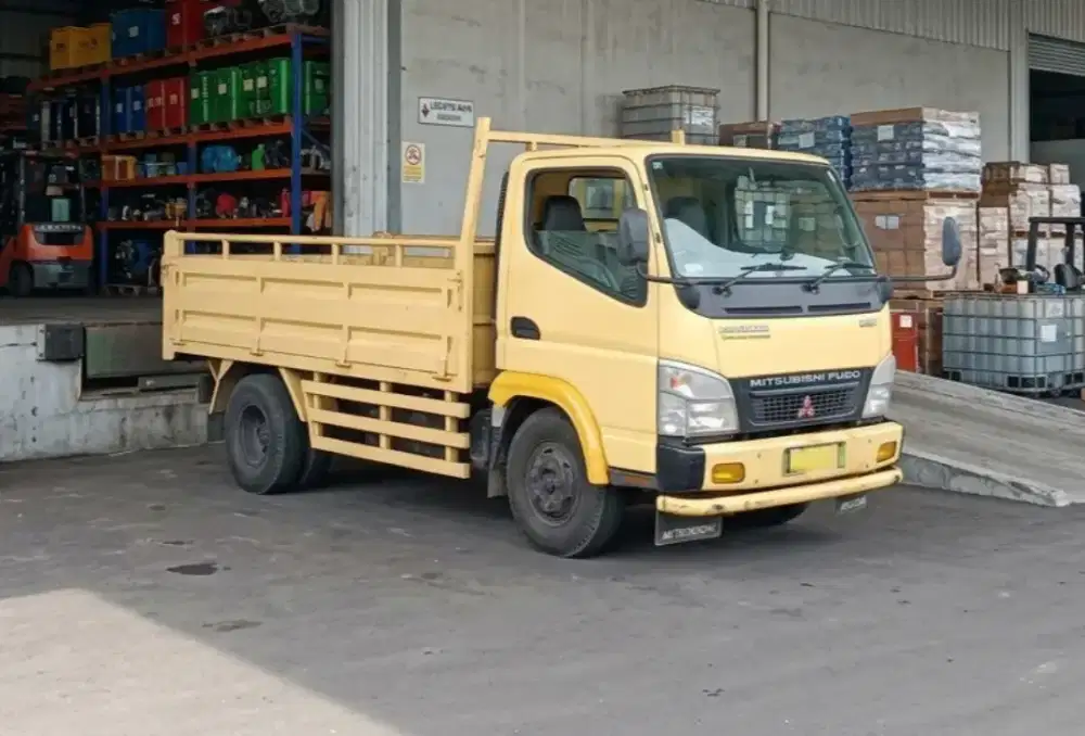 2012 Mitsubishi canter engkel
