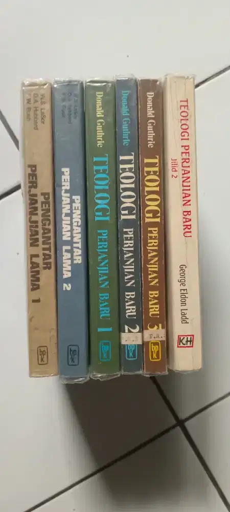 Buku Theologia Penerbit BPK GUNUNG MULIA dan KALAM HIDUP.