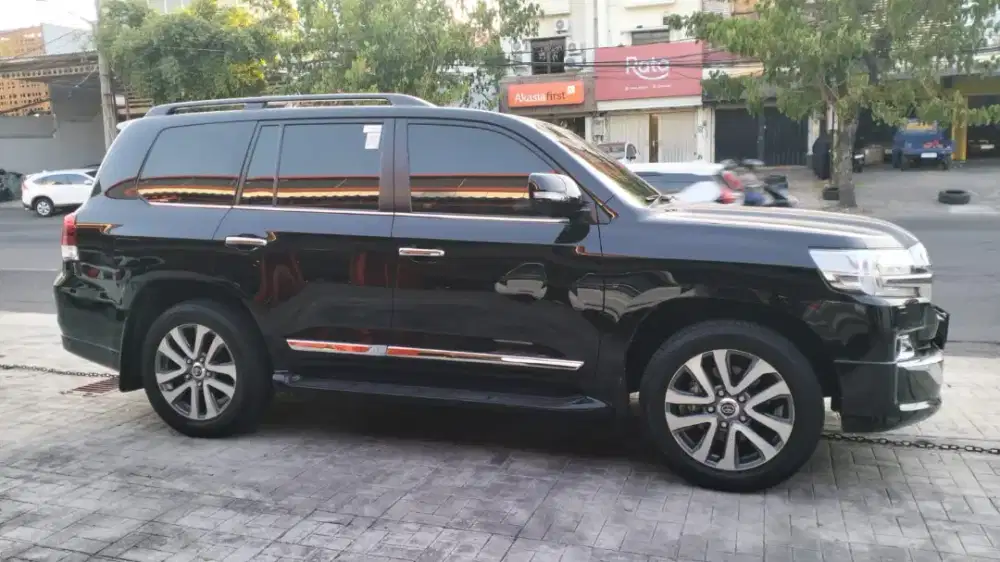 LANDCRUISER VXR 2019 ODOMETER 14RB ASLI