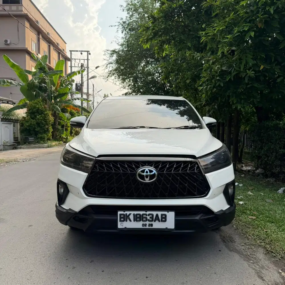 Toyota  Innova Reborn 2.4 V Diesel Manual 2016