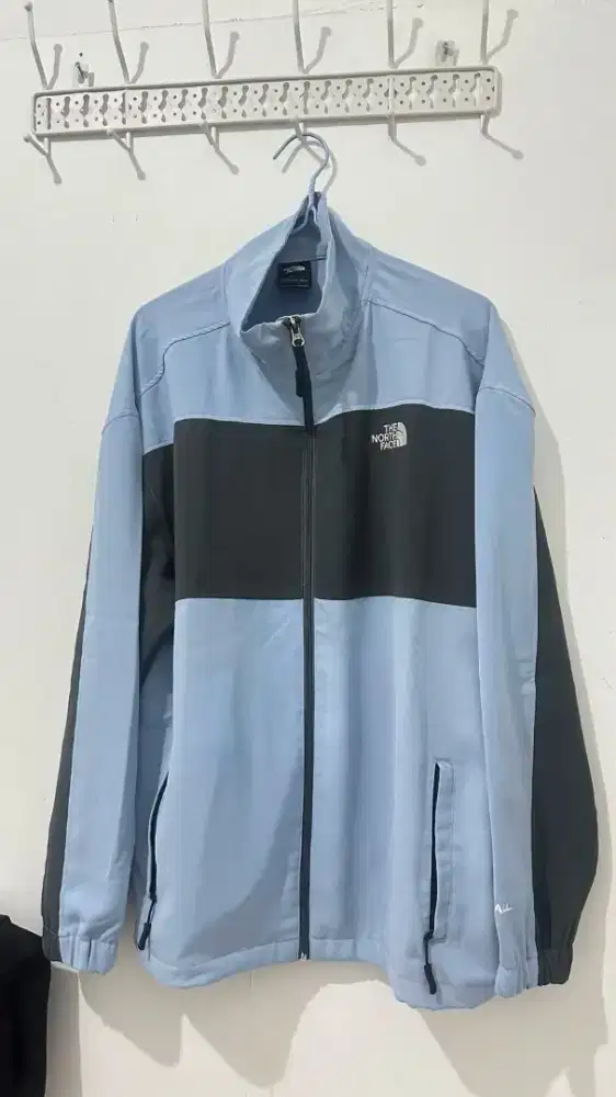 JAKET THE NORTH FACE BIRU MUDA ABU