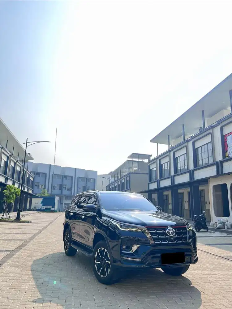Toyota Fortuner TRD lis Merah 2020