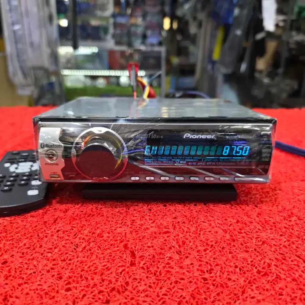 Head Unit Single Din Pioneer DEH-P65BT Bluetooth CD Aux Radio FM AM