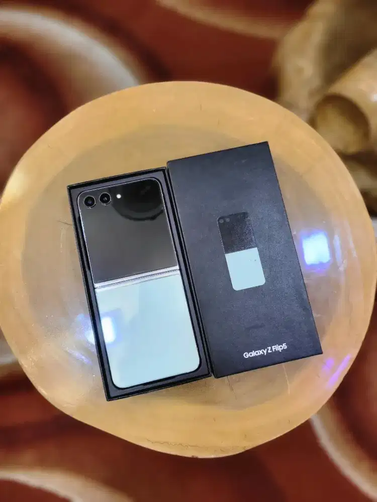 SAMSUNG Z FLIP 5 8/512GB SEIN FULLSET ORIGINAL