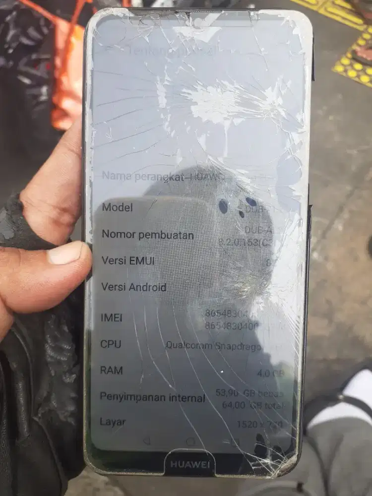 Huawei y7 pro 4/64 minus layar retak & fungsi semua normal
