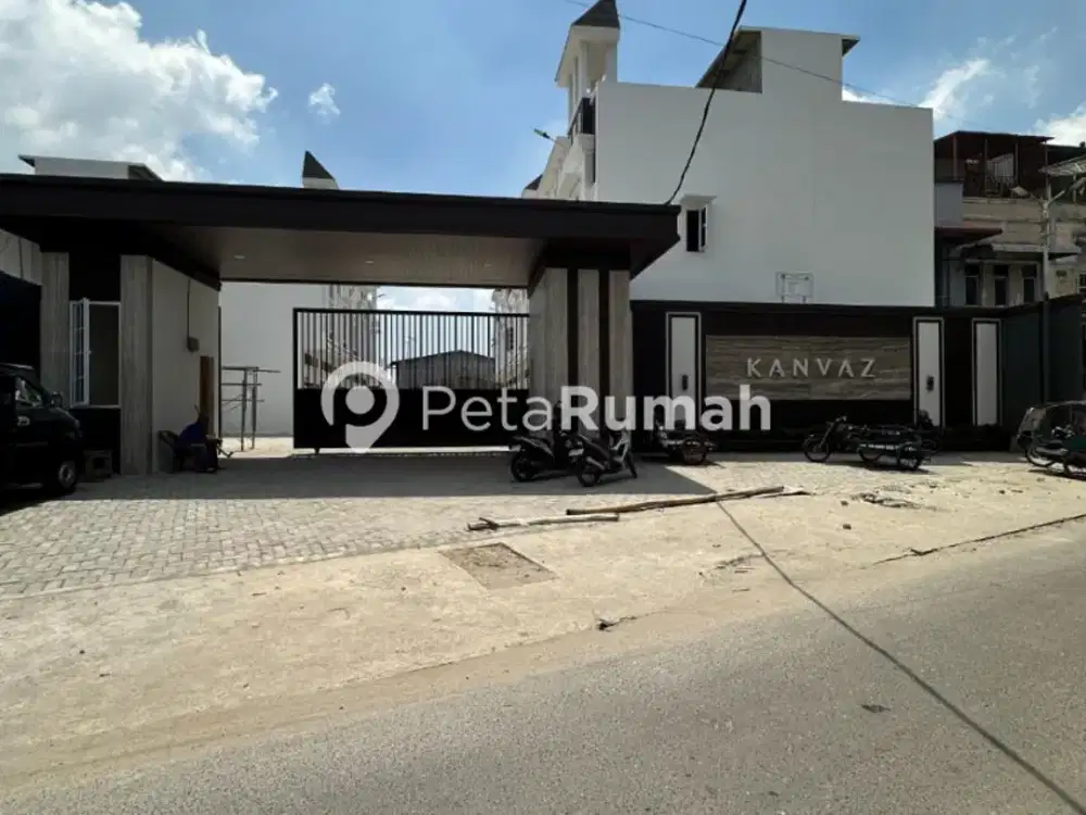 DIJUAL RUMAH JALAN MUSTAFA GANG LAMA KOMPLEK KANVAZ (hendy)