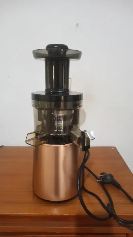DI JUAL JUICER HUROM SECOND KONDI MASIH BAGUS NO MINUS JARANG DI PAKE
