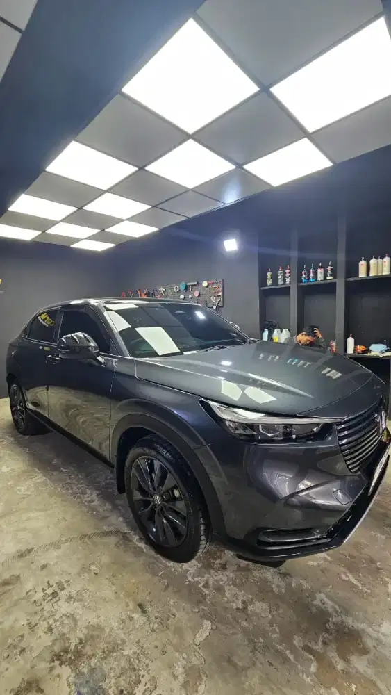 HR-V SE panoramic 2023 pemakaian 2024 km 7.940 terawat milik pribadi