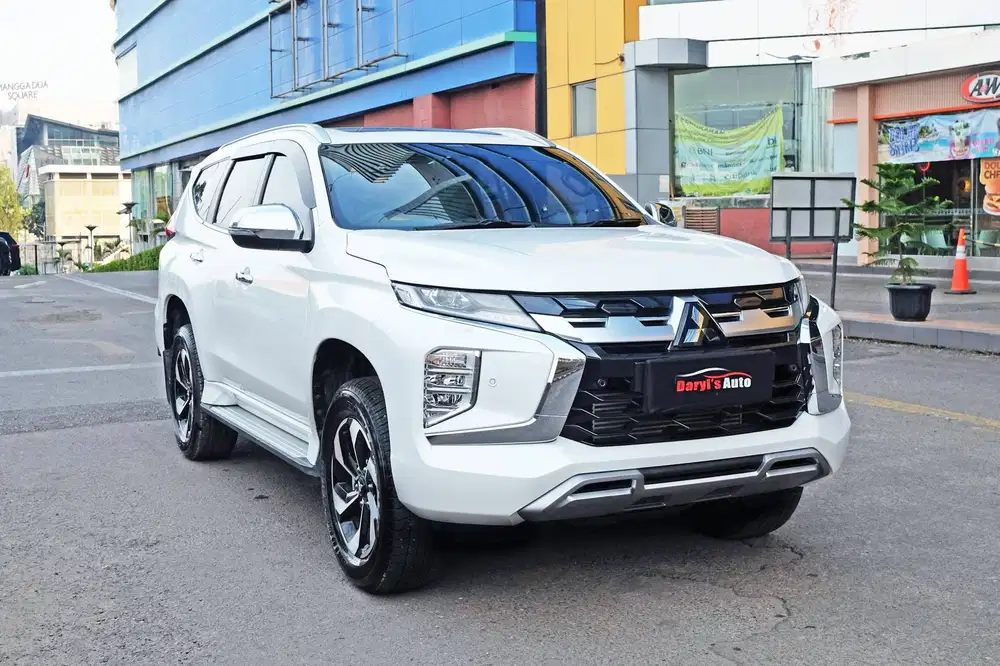 2025 Mitsubishi Pajero Sport Dakar AT Diesel Sunroof Like NEW TDP 56jt