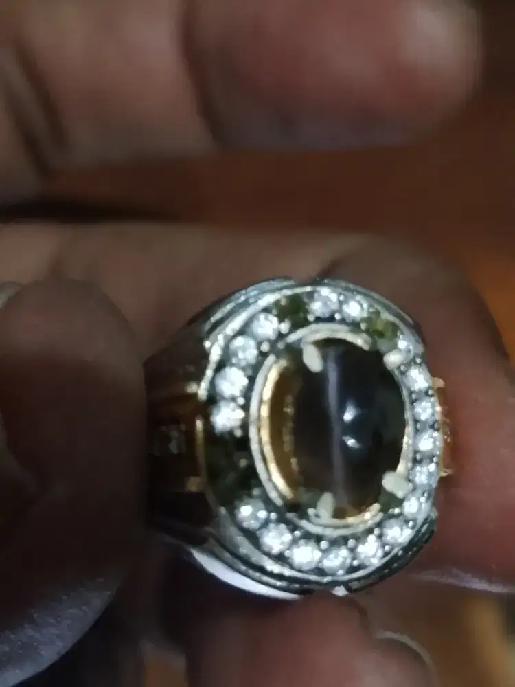 Cincin cat eye warna pekat