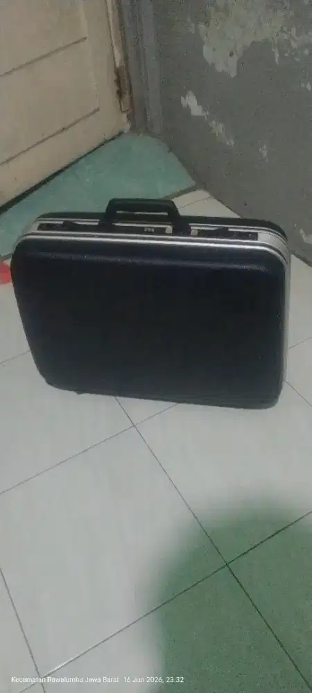 Di jualin aja koper ada kunci ganda nya