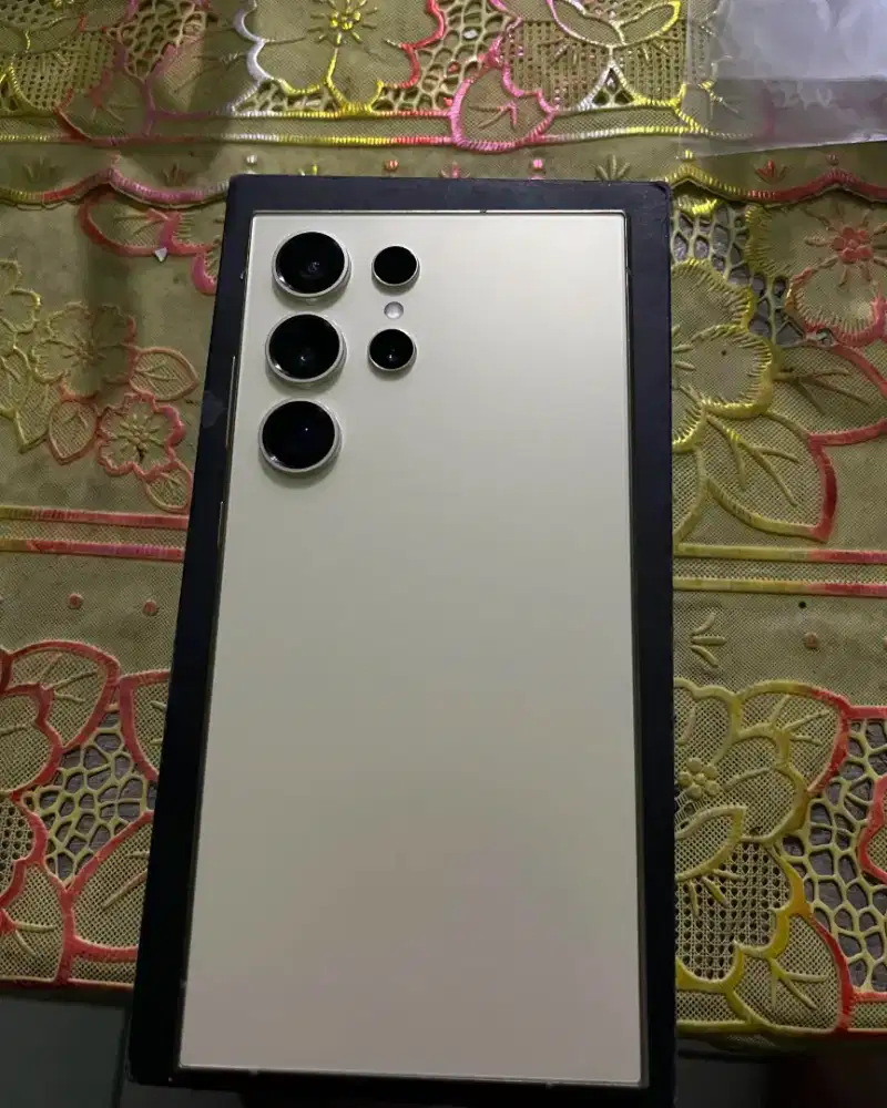 Samsung s24 ultra 12/256 Sein