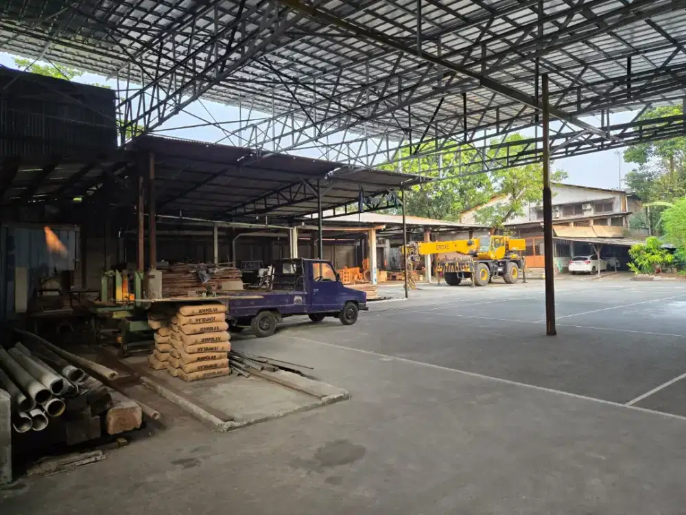 Disewakan/Jual Gudang parkir luas dekat ke tol akses kont