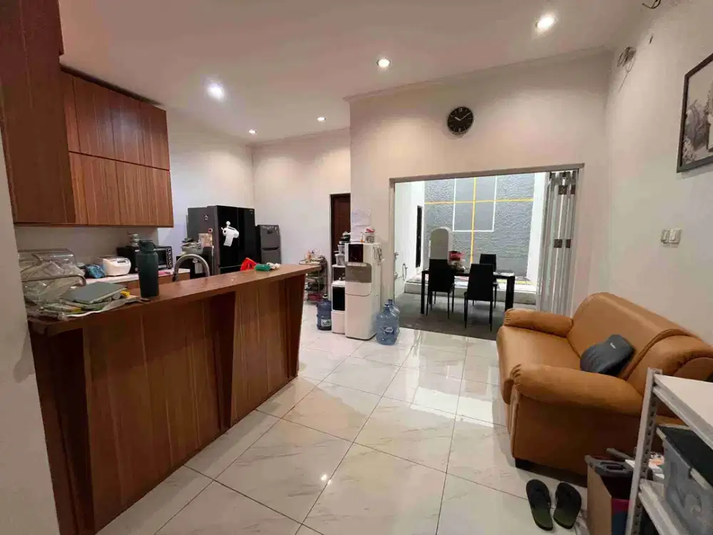 Rumah 3 Lantai Full Renovasi di Kelapa Gading – Tinggal Masuk!