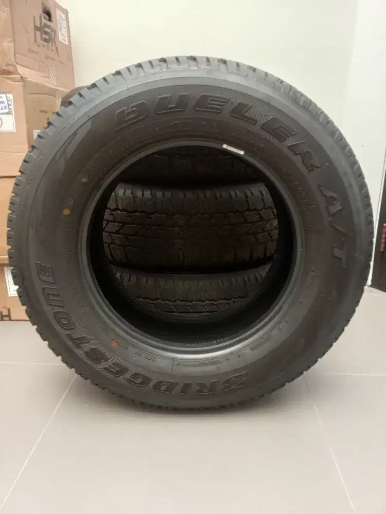 Ban bekas ORI Bridgestone 265/65 r17