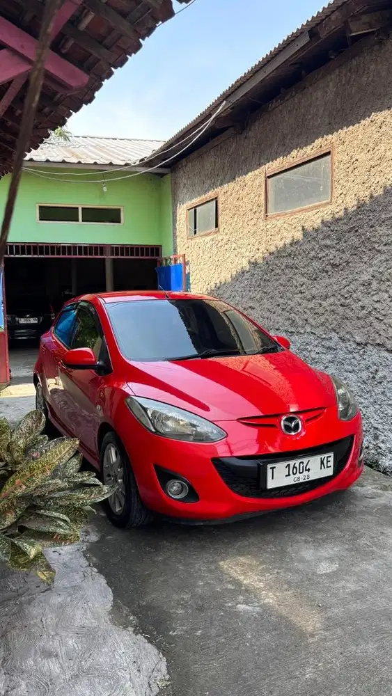 Mazda 2 R Low km Red 2012